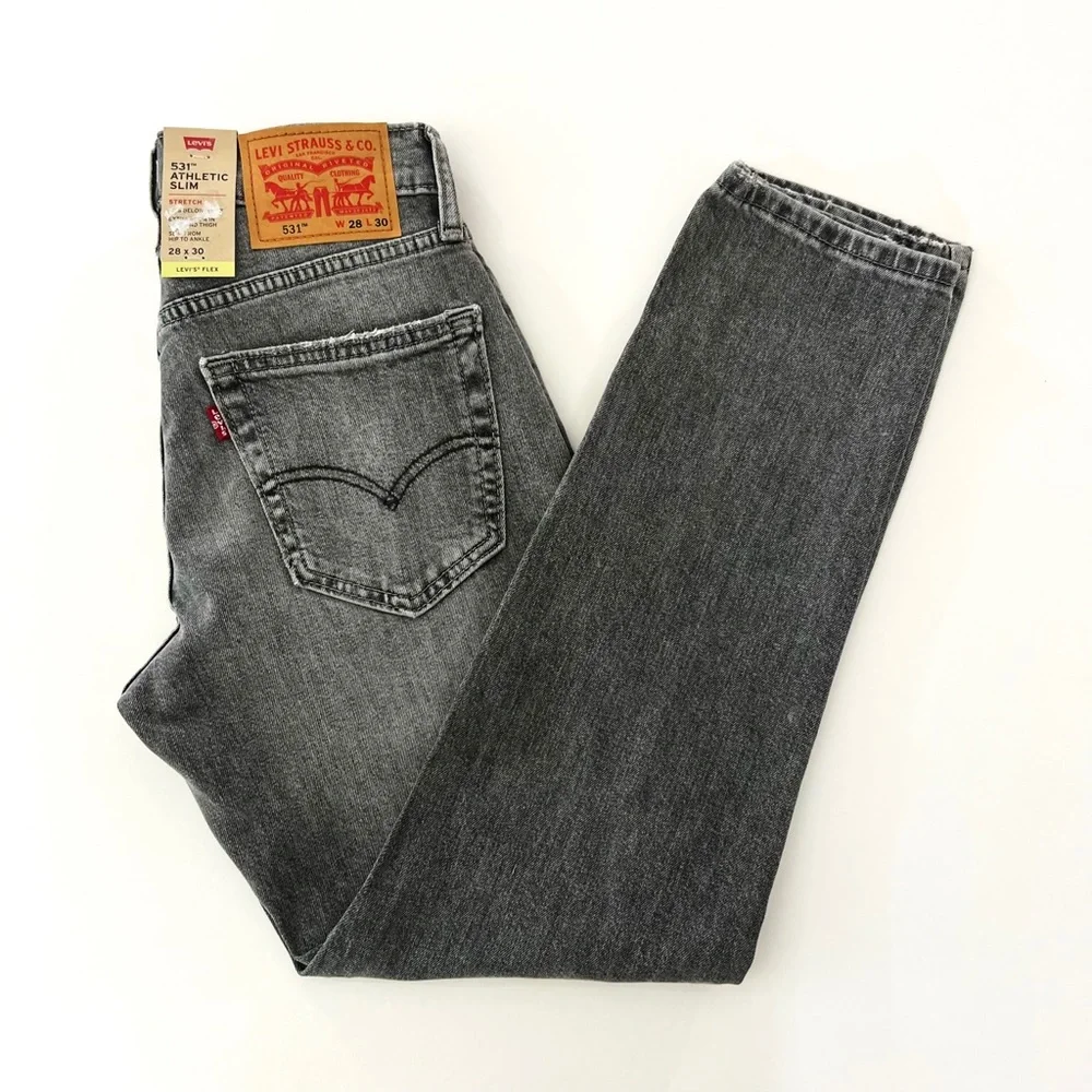 Levis size 28